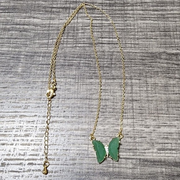 Natural Green Gemstone Butterfly necklace - Picture 7 of 11